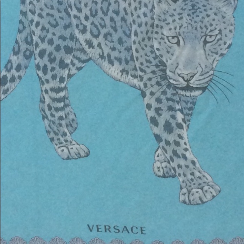 Versace silk scarf - Picture 9 of 9